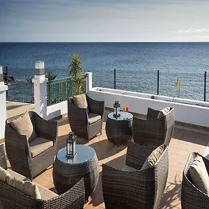 Blue Sea Apartment *